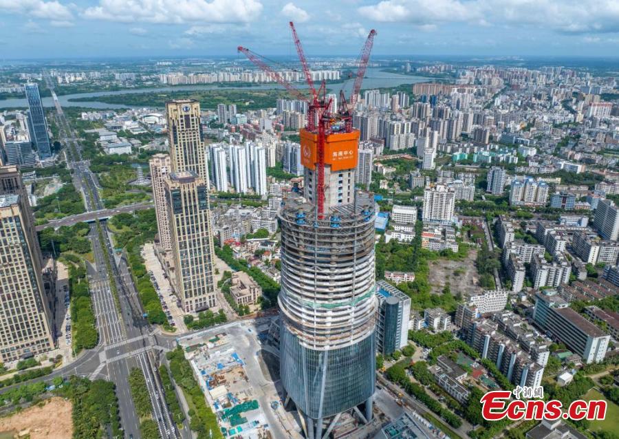 A metà strada la costruzione del più alto edificio di Hainan