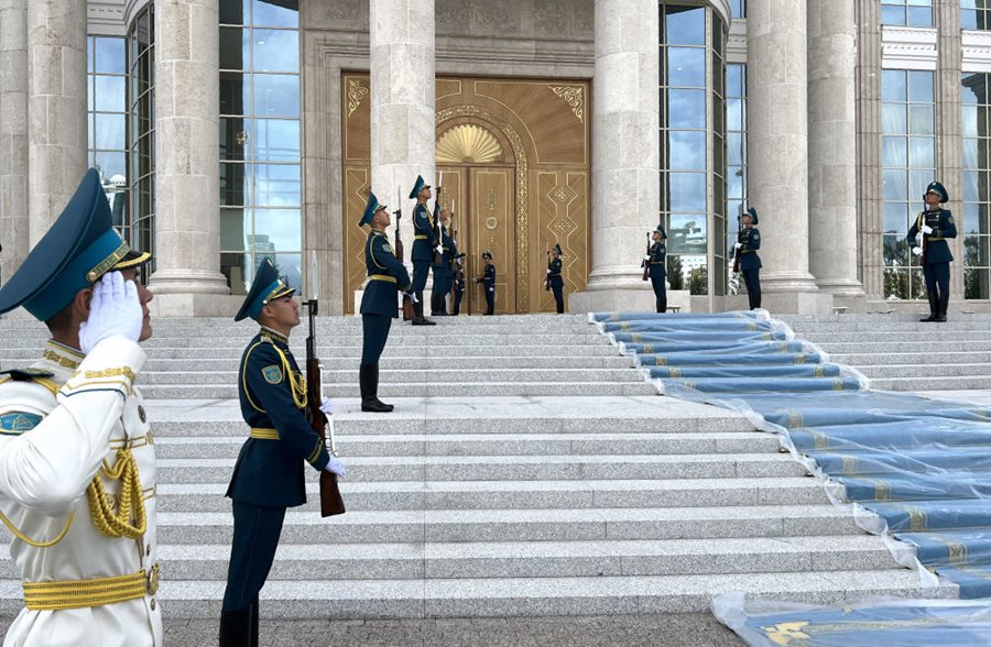 Xi Jinping è arrivato al palazzo presidenziale del Kazakistan