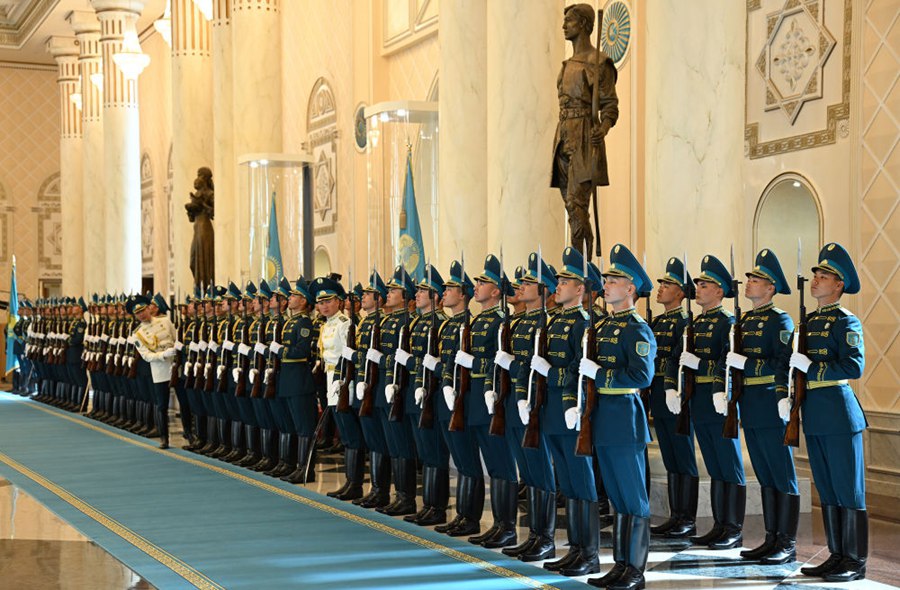 Xi Jinping è arrivato al palazzo presidenziale del Kazakistan