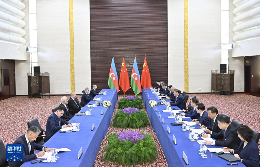 Il Presidente Xi Jinping incontra il Presidente dell'Azerbaigian Ilham Aliyev