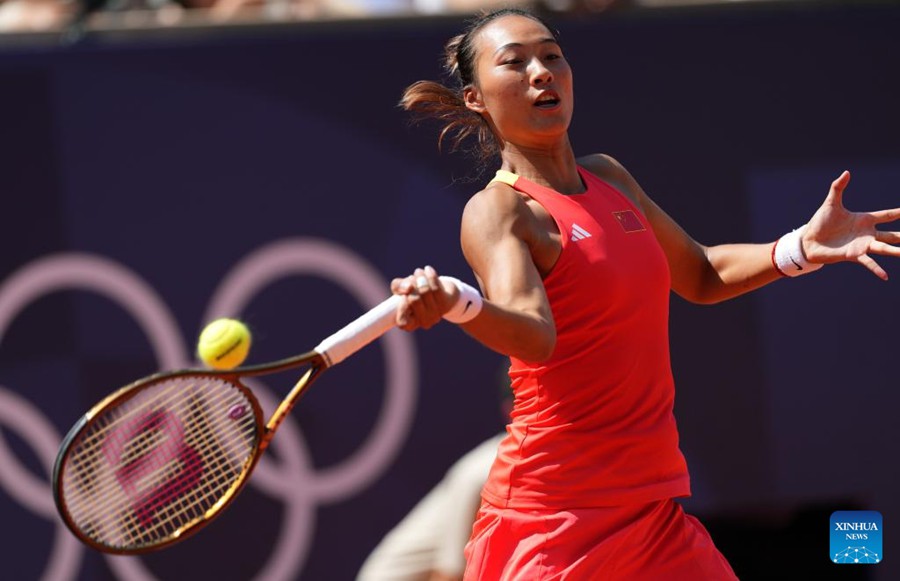 La cinese Zheng Qinwen scrive la storia raggiungendo la finale olimpica di tennis