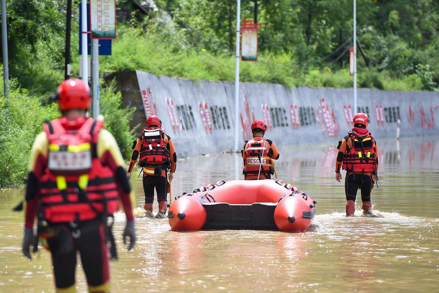 La Cina esorta a continuare gli sforzi di controllo delle inondazioni mentre le piogge persistono