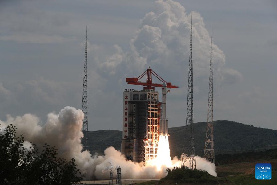 La Cina lancia con successo un nuovo gruppo di satelliti