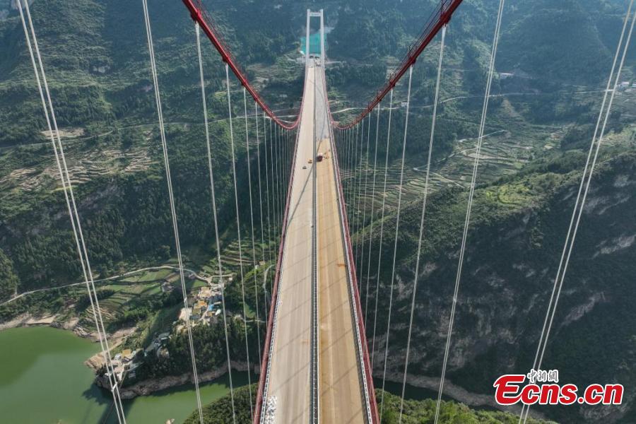 Guizhou, costruzione del grande ponte sul fiume Tongzi prossima al completamento