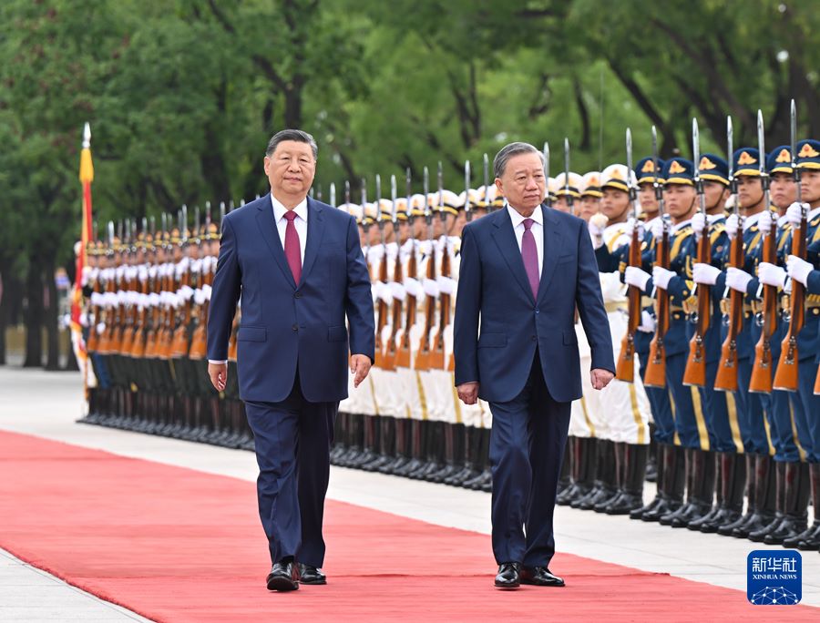 Incontro fra Xi Jinping e To Lam: 