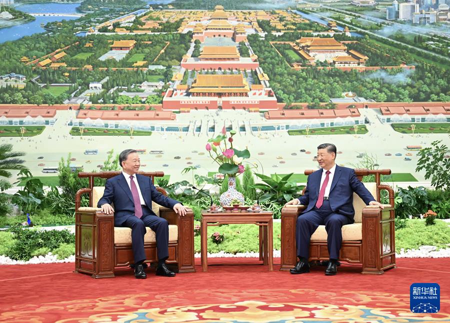 Incontro fra Xi Jinping e To Lam: 