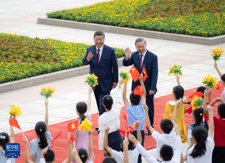 Incontro fra Xi Jinping e To Lam: 