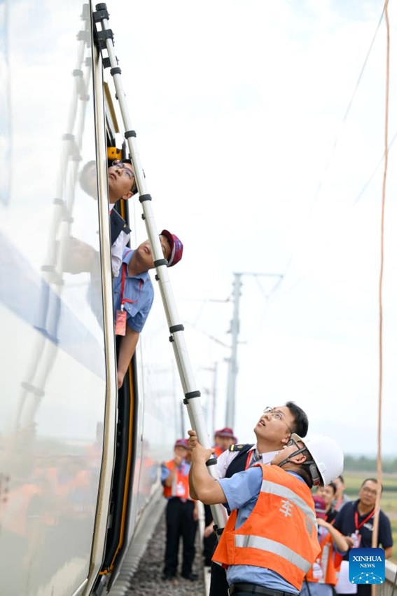 Esercitazione di simulazione di guasto condotta sulla ferrovia ad alta velocità Baotou-Yinchuan