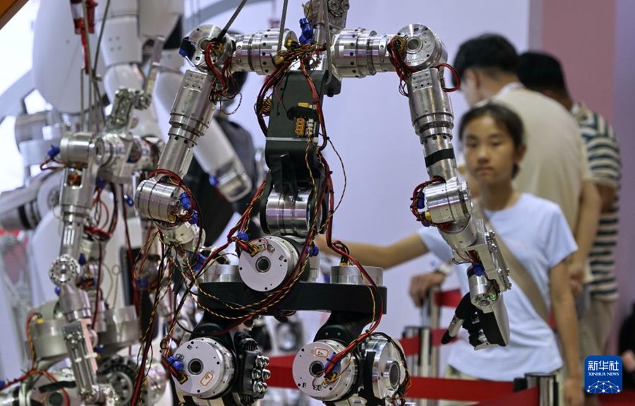 Si apre a Beijing la World Robot Conference 2024