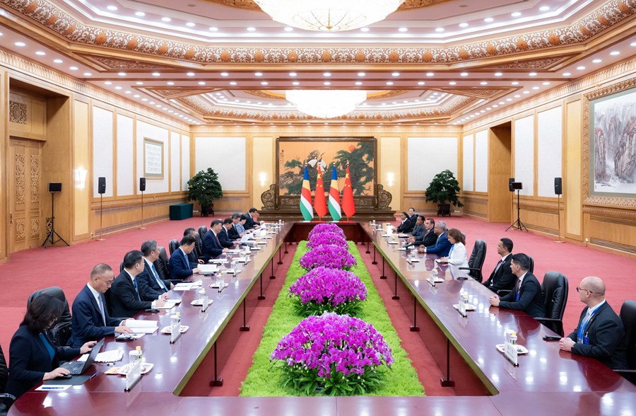 Incontro tra Xi Jinping e il Presidente delle Seychelles, Wavel Ramkalawan