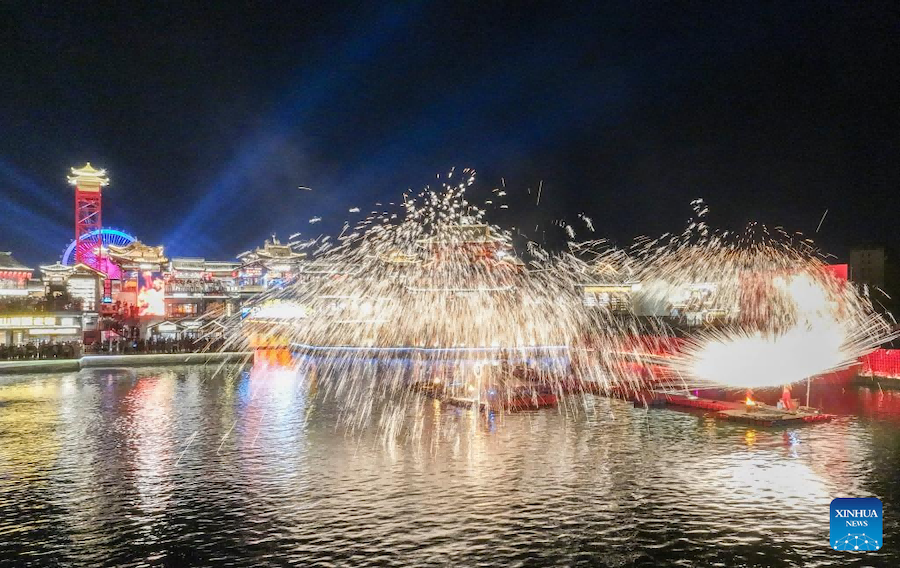 Aumento dei viaggi durante le vacanze della Festa di Metà Autunno in Cina