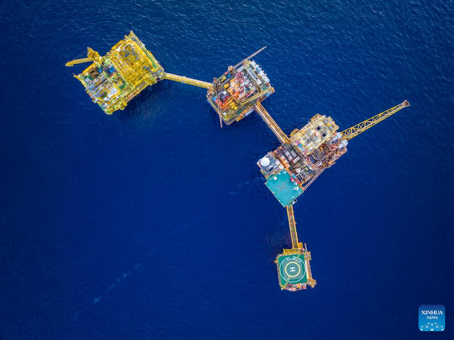  Il cluster della piattaforma di produzione di gas del progetto di fase II del giacimento di gas in acque ultra-profonde Shenhai Yihao, o Deep Sea No. 1, sviluppato autonomamente dalla Cina. (CNOOC/Foto in gentile concessione a Xinhua)