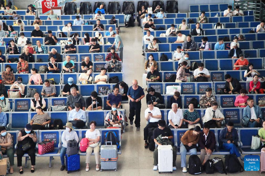 Cina: previsti 175 milioni di viaggi in treno durante le vacanze della Festa Nazionale