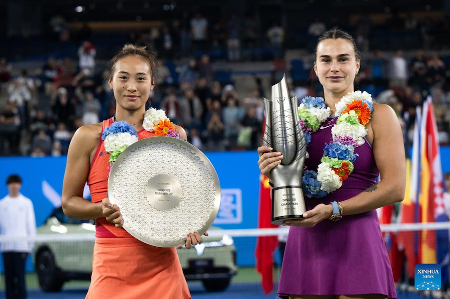 Sabalenka batte Zheng Qinwen e vince il Wuhan Open