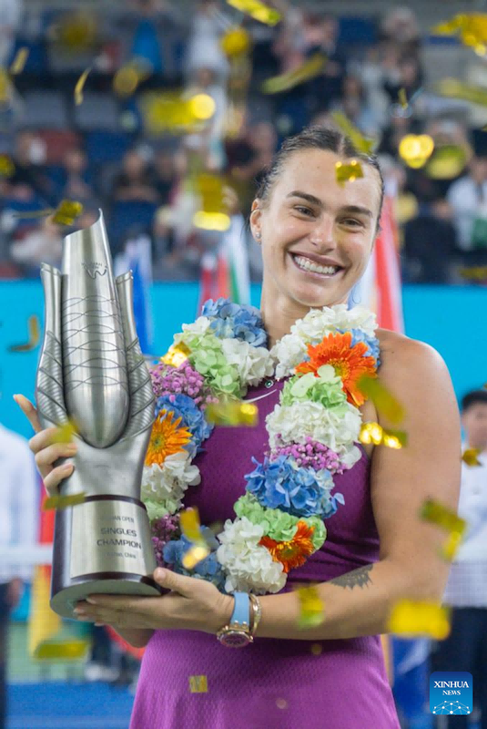 Sabalenka batte Zheng Qinwen e vince il Wuhan Open