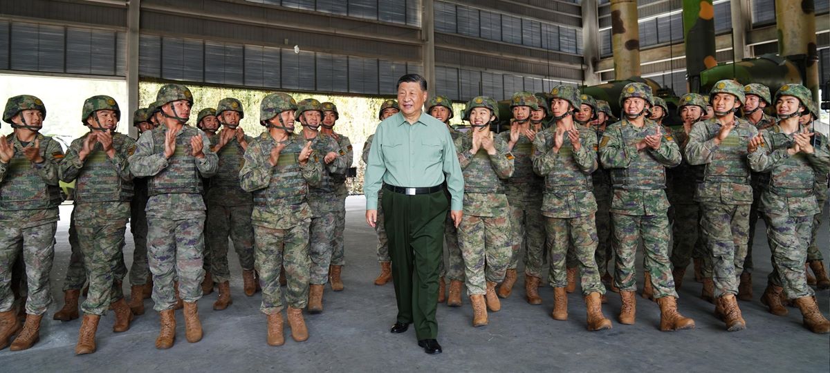 Xi Jinping: "Rafforzare le capacità di deterrenza e di combattimento delle forze missilistiche strategiche"